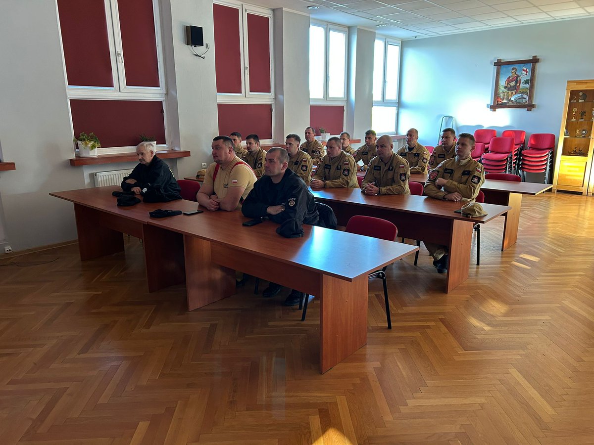 W dniach od 13 do 15 października funkcjonariusze Państwowej Straży Pożarnej i druhowie Ochotniczych Straży Pożarnych uczestniczyli w warsztatach szkoleniowych z zakresu bezpieczeństwa działań ratowniczo-gaśniczych przy urządzeniach i obiektach elektroenergetycznych.