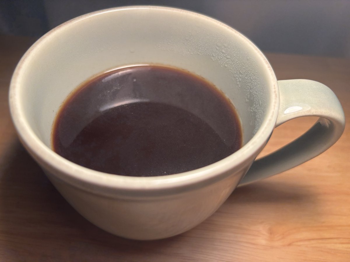 焙煎4日目の
🇬🇹フレンチロースト☕️

久しぶりに飲んだけど
オイリーなコーヒーも良いね