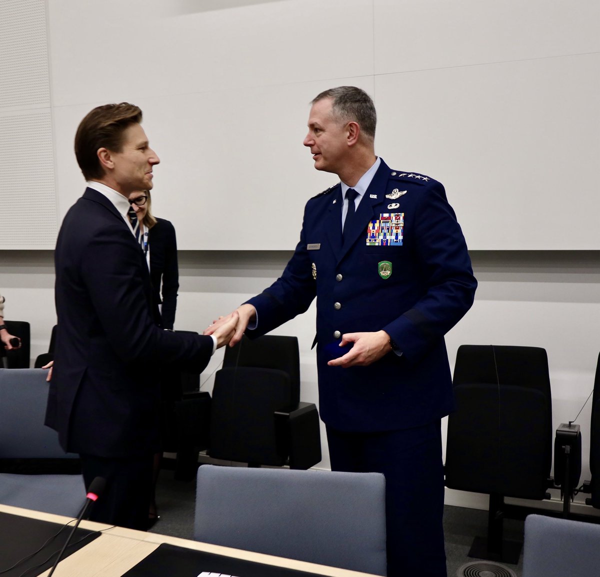 anttihakkanen's tweet image. Excellent meeting with SACEUR Gen. Alexus G. Grynkewich at the NATO Defence Ministers’ Meeting today.
We planned strengthening NATO’s deterrence and defence in the eastern flank. A strong NATO ensures the security of the Alliance.