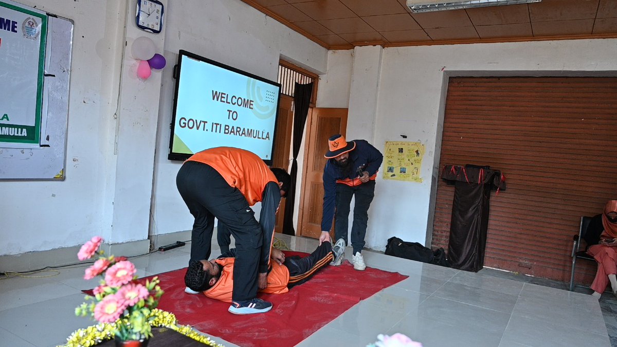 ItiBaramulla's tweet photo. Mock drill under disaster management was conducted today at Govt ITI Baramulla. https://t.co/sqN6zwFSRF