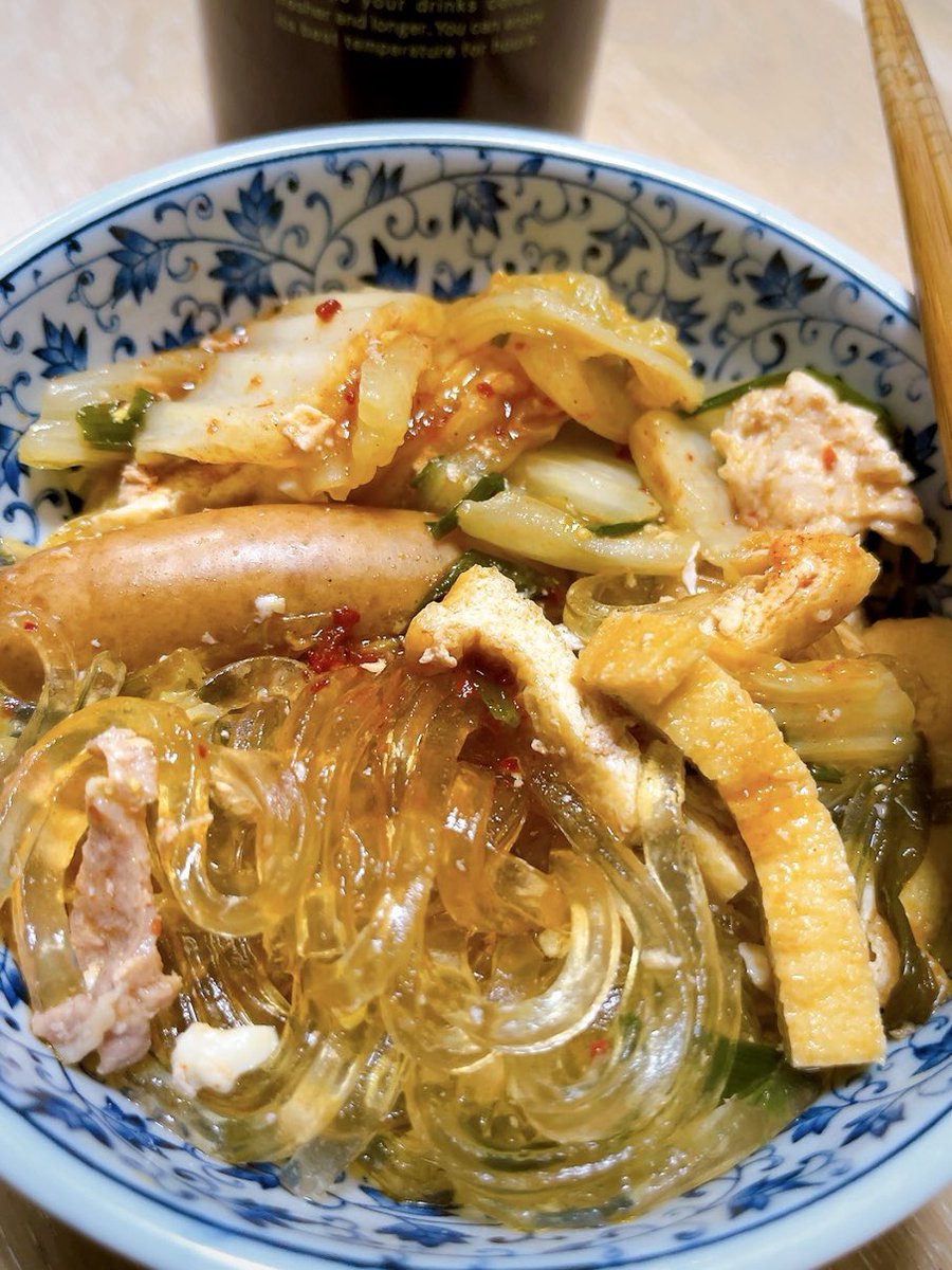 おちかれさまです
昨日のちょい鍋の残りを。。
ちゅ〜るちゅ〜る好きです
#料理記録 #晩ごはん #おうちご飯 #晩酌のおとも