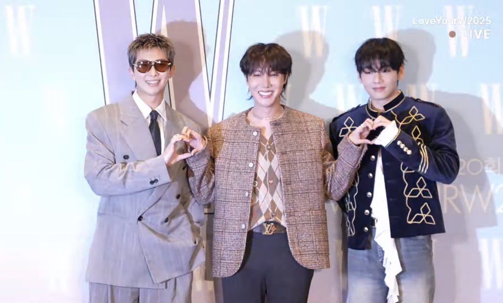 ARMY SPAIN | BTS 💜 ARMY| ⟭⟬E ARE B⟬⟭CK on X: "#RM #JHope y #V han acudido  a la 20° campaña de concienciacion del cancer de mama de W Korea. Este año