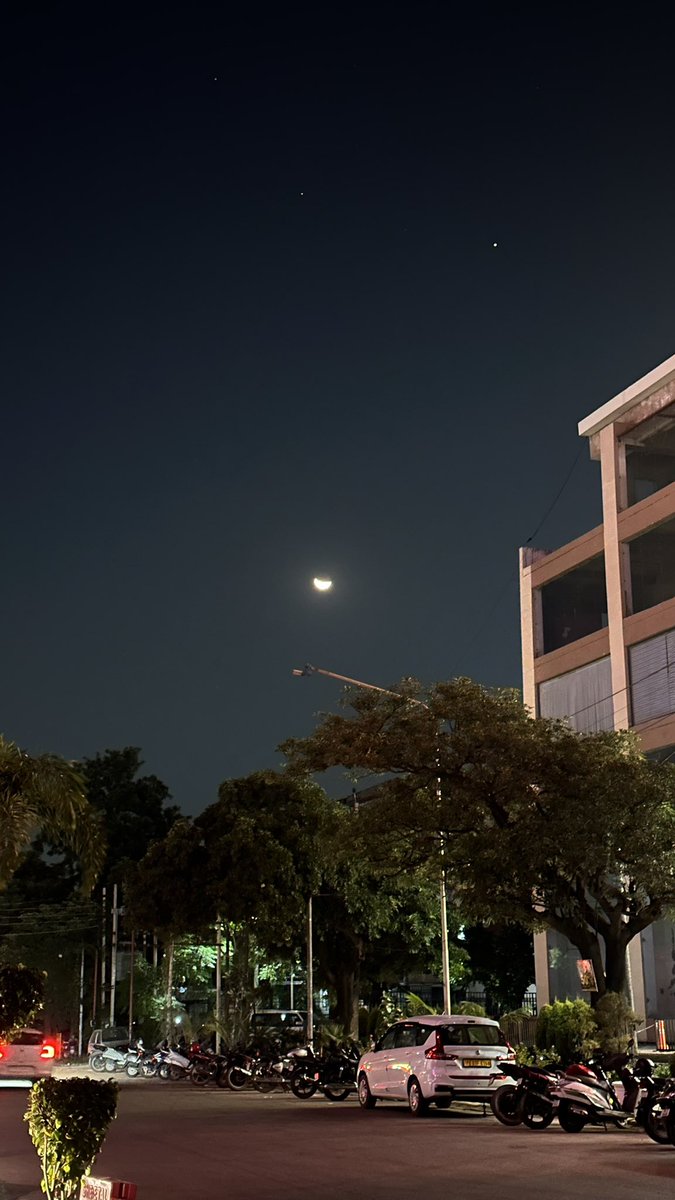 aasthaahere's tweet image. Night photography highlights ✨🌙.