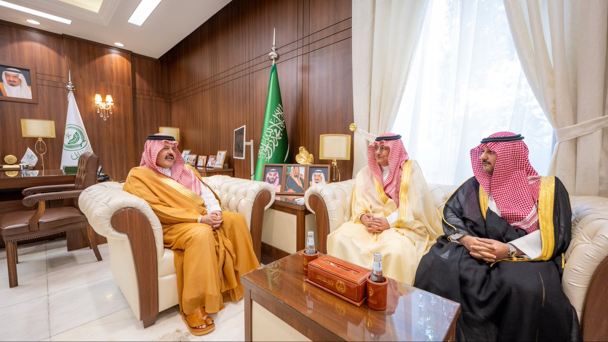 emara_hail's tweet photo. سمو #أمير_منطقة_حائل يستقبل رئيس وأعضاء ولاعبي نادي حائل لذوي الإعاقة بعد حصولهم على عدد من الإنجازات المحلية والعالمية وذلك بحضور مدير فرع وزارة الرياضة بالمنطقة أ.أحمد روزي ورئيس النادي أ.نايف الجميل والرئيس التنفيذي أ.مشعل الصويطي. https://t.co/nnqkDuBq6Q
