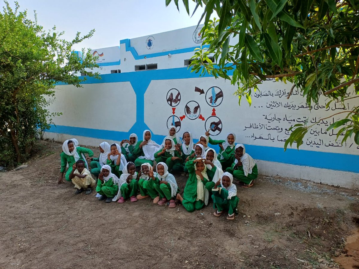 وصلنا إلى 180,000 شخص. ساهمنا في منع انتشار الكوليرا.

عادة واحدة فعالة: غسل اليدين.

شكرا لدعم @BMZ_bund من خلال@<a href="/KfW_FZ_int/">KfW Development Bank</a>، تعمل اليونيسف على إعادة بناء مرافق المياه والصرف الصحي—وبناء مستقبل أفضل.

في #اليوم_العالمي_لغسل_اليدين، كل يد نظيفة هي انتصار. كل قطرة ماء تُحدث فرقاً.