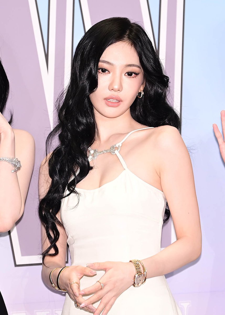 yizhuo1st's tweet image. 251015 ningning is for the history books