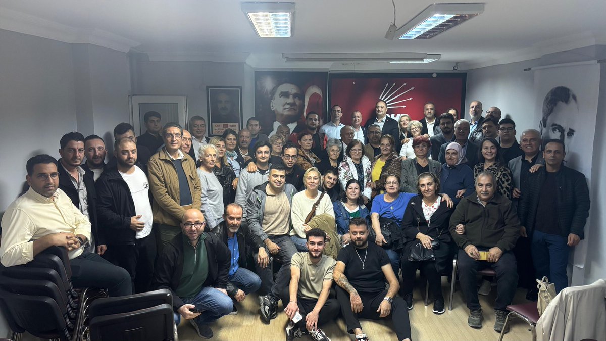 Genişletilmiş yönetim kurulu toplantımızı; İl sekreterimiz Soner Özimer,Zeytinburnu ilçe başkanımız Metin Doğan,ilçe yöneticilerimiz,mahalle başkanlarımız,gençlik ve kadın kolları başkanlarımız ve yönetimi,meclis üyelerimiz,yardımcı yöneticilerimiz ve il delegelerimizin