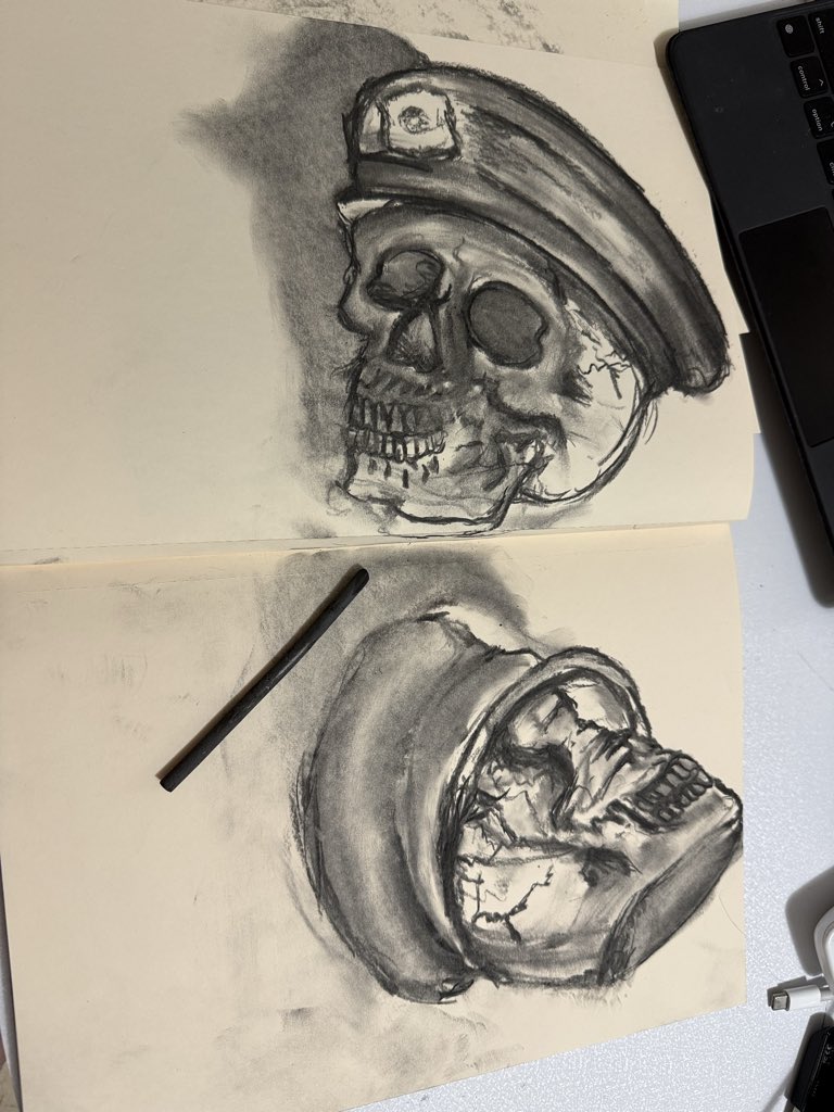 Sen_murv's tweet image. GM
Continuing the study of an object that holds a visual memory for me this exploration focuses on understanding it and creating a diffuse effect using charcoal.