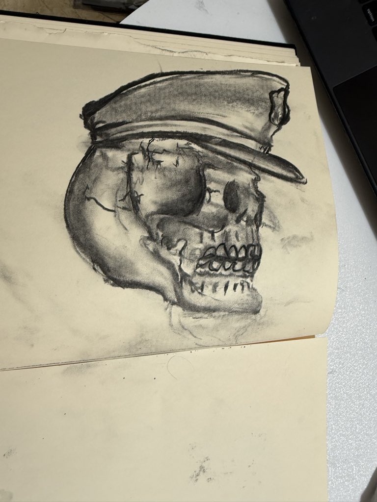 Sen_murv's tweet image. GM
Continuing the study of an object that holds a visual memory for me this exploration focuses on understanding it and creating a diffuse effect using charcoal.