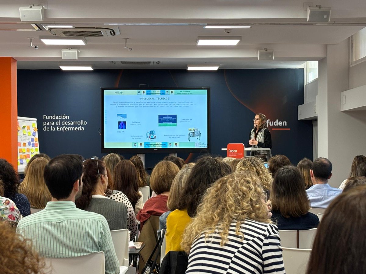 👏Continuamos en el IV Encuentro de Enfermeras de Práctica Avanzada con las comunicaciones orales.

#EPA #LiderazgoEnfermero #FudenLidera