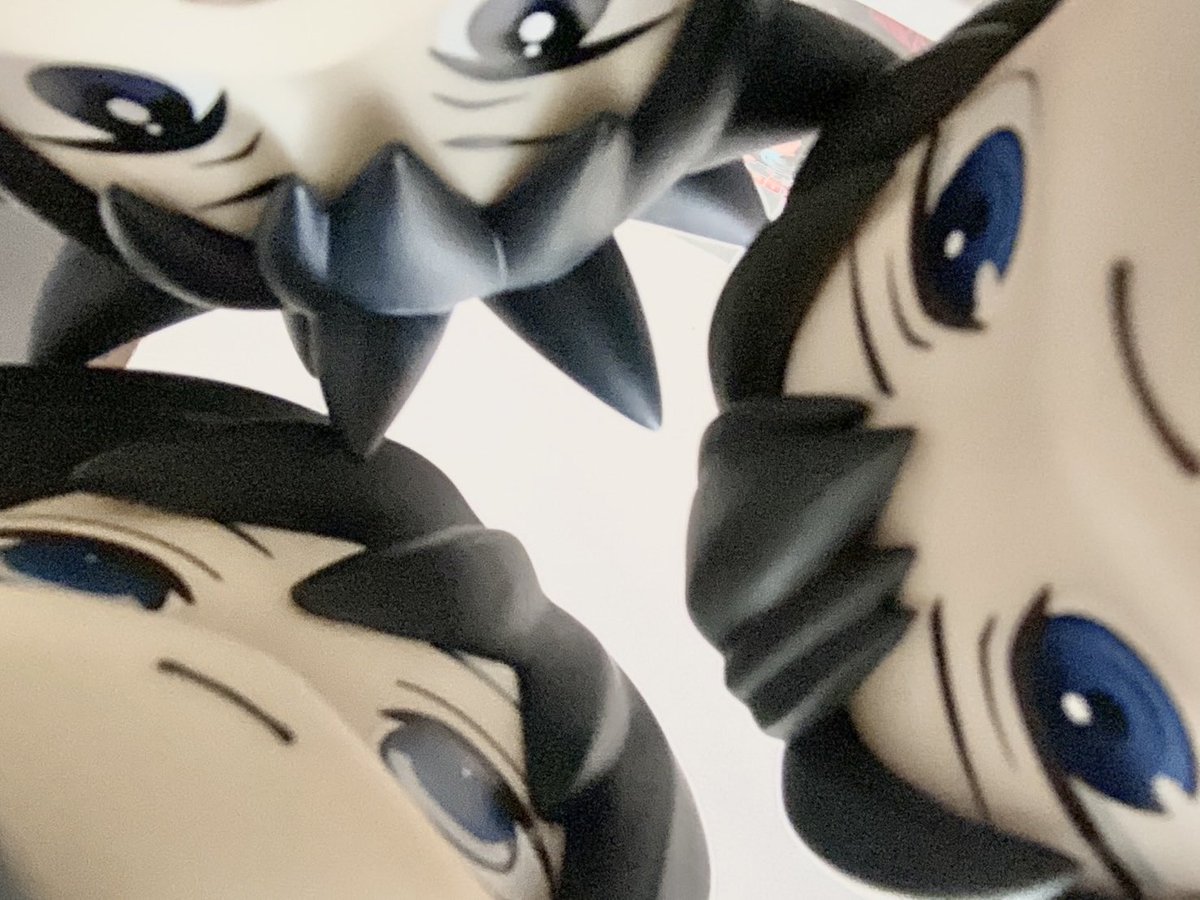 น้องเม: คืนนี้เราจะไปแอบเอาแมวเลียที่แม่ซื้อมากัน !
น้องโท้บ: อื้อ !
กิยู: ไม่บอกแม่ก่อนเหรอ.. เดี๋ยวจะโดนดุ
น้องโท้บ: มั่ย !! โท้บกับเมจะลุยคืนนี้เลย พิ่กิยุดูต้นทางนะ !!
กิยู: อือ..