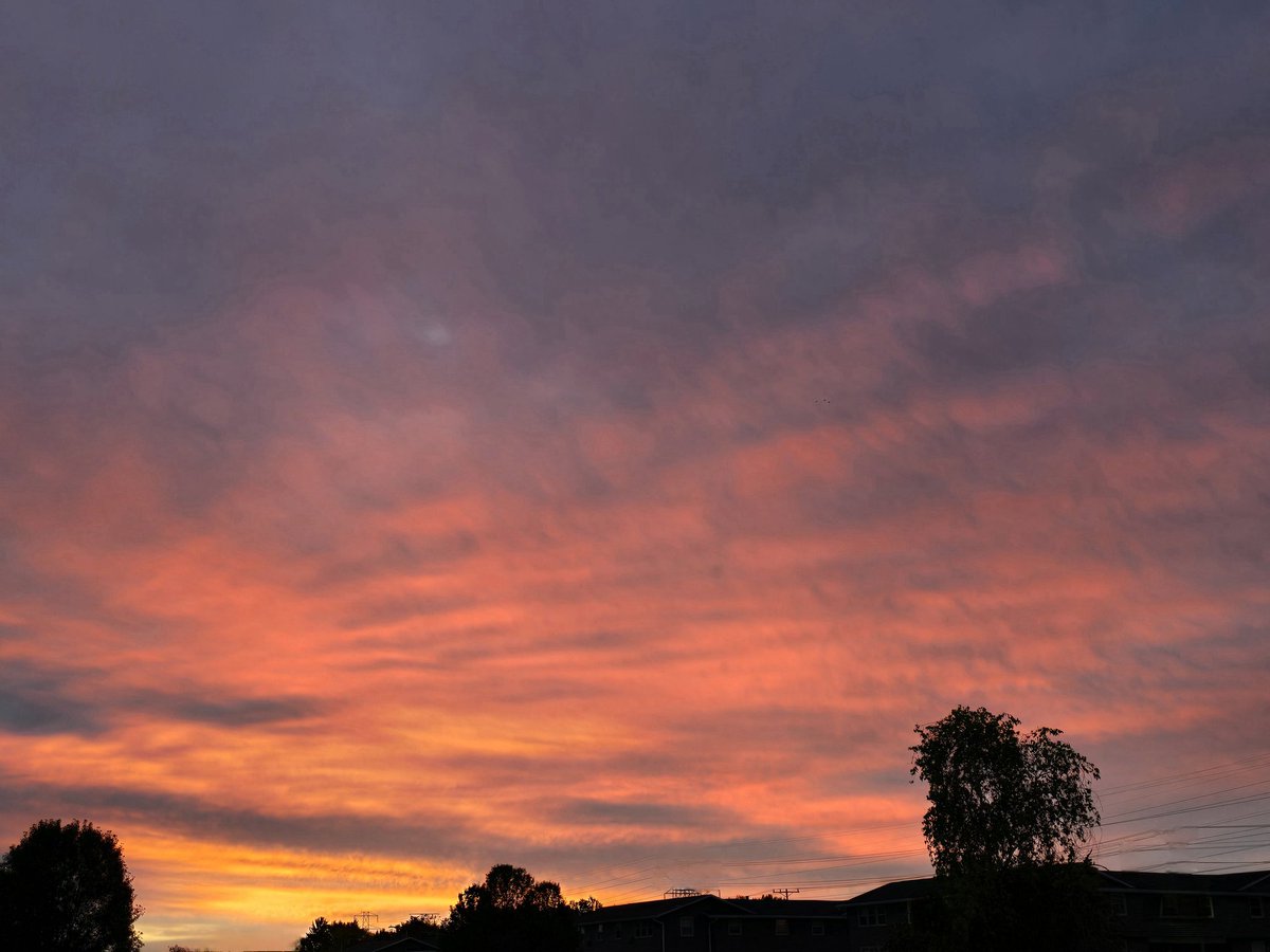 <a href="/PeteWeatherBeat/">Meteorologist Peter Hall</a> <a href="/JimTeskeNC9/">Jim Teske</a> morning 🙂