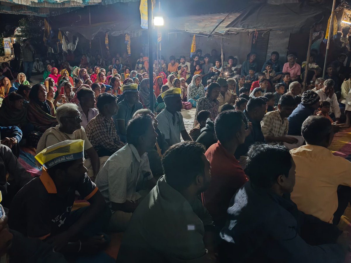 Chaitar_Vasava's tweet image. સ્વાભિમાન યાત્રાના પાંચમા દિવસે, નવ નિર્માણ ચિકદા તાલુકાના કેવડી, સામરપાડા, જામની, હરિપુરા,વડપાડા, ગંગાપુર ગામોની મુલાકાત લીધી, મોટી સંખ્યા માં લોકો હાજર રહ્યા, લોકોની વિવિધ રજૂઆતો સાંભળી અને જલ્દી ઉકેલ લાવવા  ખાતરી આપી.
@AAPGujarat @AamAadmiParty