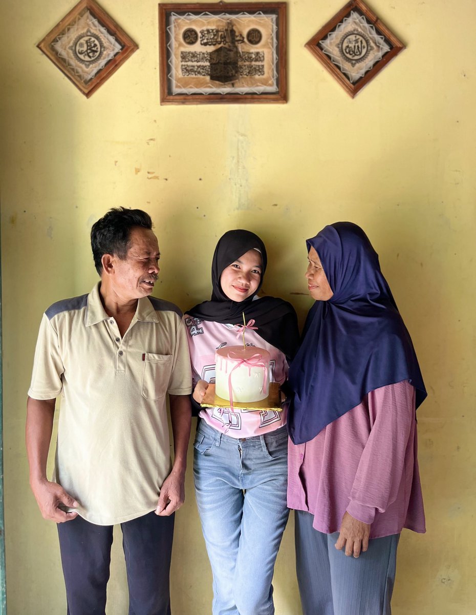 arrnti_'s tweet photo. mengawali 24th; nganggur, kembali tinggal sm ortu dan ldr.

i love my self💐 https://t.co/RqnFsWT8ft