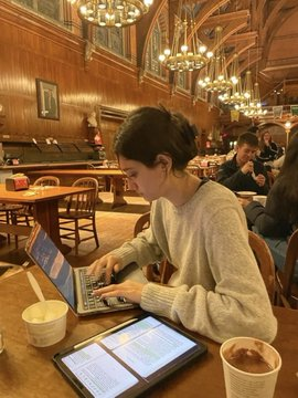 Jeffar_AI's tweet photo. I don't understand why so few people use AI tools.

Most people only know about ChatGPT.

Here are 10 hidden websites you need to know:↓ https://t.co/oU8phfugpH