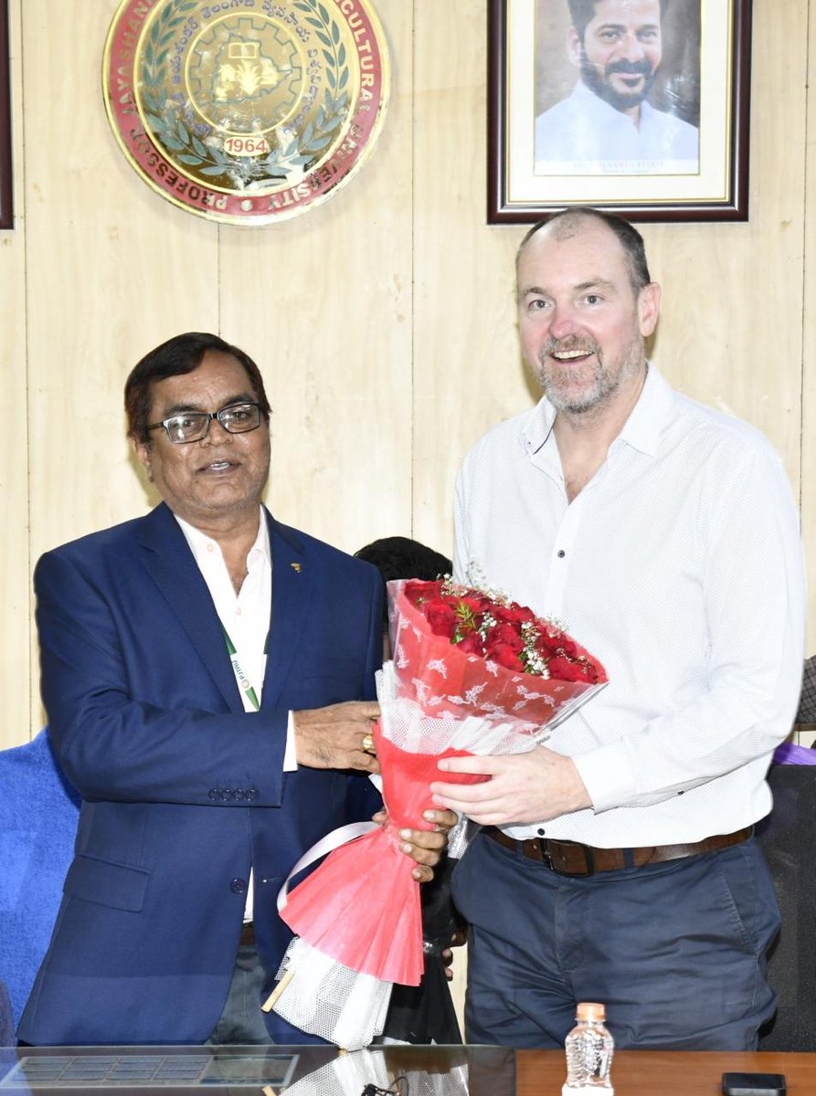 PjtsauIndia's tweet image. "Global partnerships; Limitless opportunities! 
PJTAU &amp;amp; Western Sydney University strengthen ties with MoU, paving the way for student success with dual degree programmes for the AY 2025-26 #GlobalPartnerships #DualDegree #StudentSuccess"
