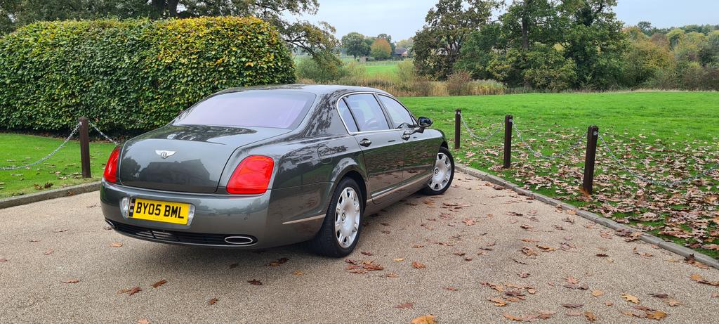 MttRbnsn's tweet image. This year is the 20th anniversary of the modern-era @BentleyComms #Continental #Flying #Spur. This example is the second one built, and has done only 457 miles in its entire life. The 6.0-litre #W12 is like new!

#BentleyToybox