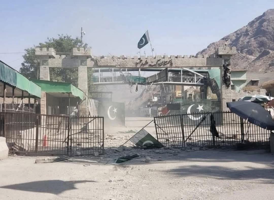 AFGDefense's tweet image. 🚨👊
The Torkham gate was closed by Afghan forces.
We do not recognize such gates.