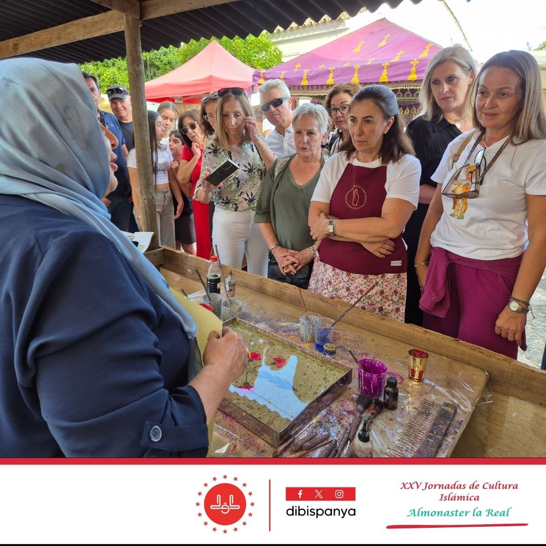 dibispanya's tweet photo. Durante las XXV Jornadas de Cultura Islámica, la Agregaduría de Asuntos Sociales de Barcelona participó compartiendo una de las artes decorativas más antiguas de Türkiye: el arte del Ebru.
#Ebru  #AlmonasterLaReal #CulturaIslámica #JornadasIslámicas https://t.co/hqRB6ojcBX