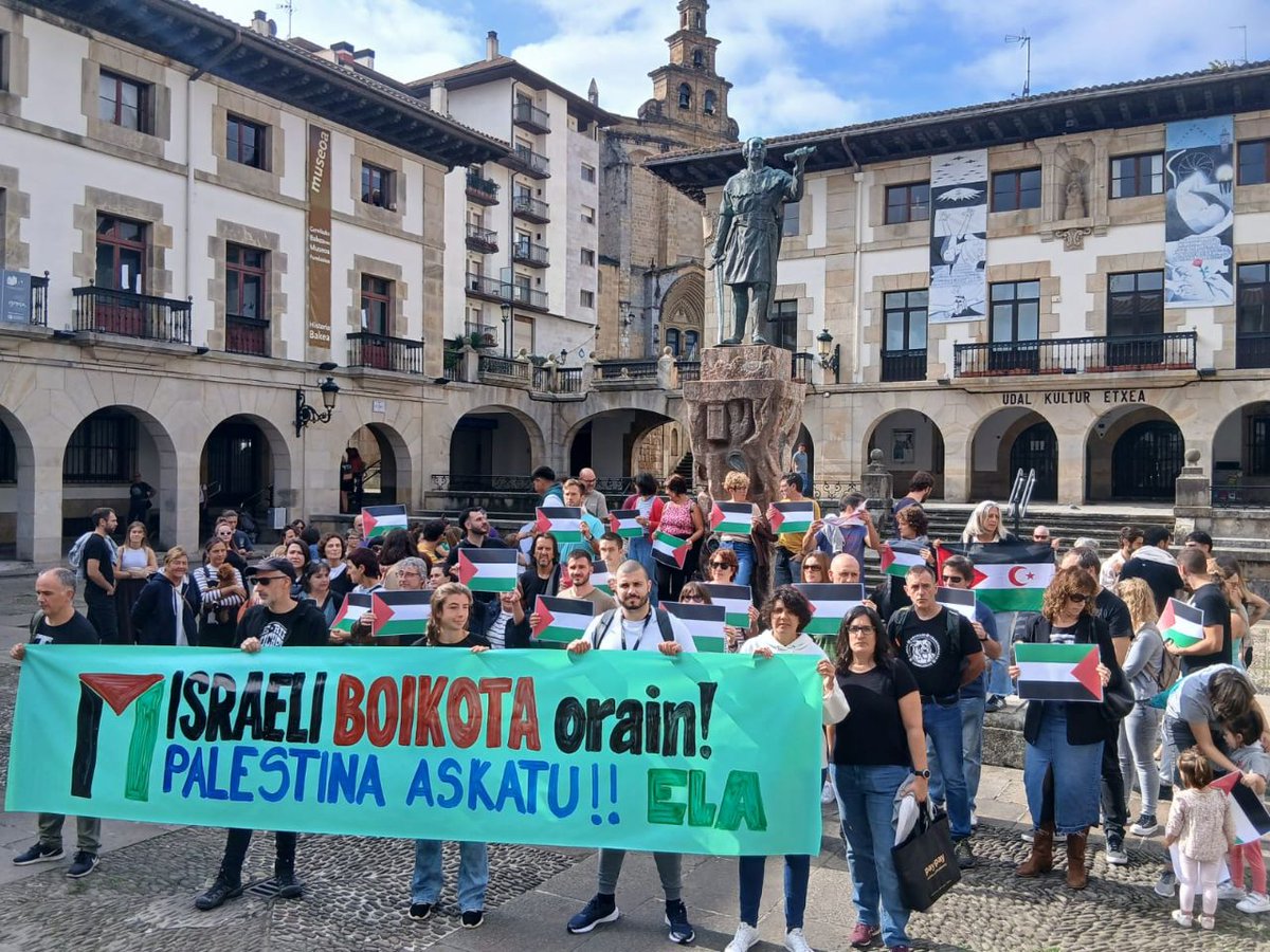 <a href="/ELADonostia/">ELA Donostia</a> <a href="/ELAGasteiz_/">ELA Gasteiz</a> <a href="/ELANafarroa/">ELA Nafarroa</a> <a href="/LakuntzaMitxel/">Mitxel Lakuntza</a> <a href="/ELAIbaizNerbioi/">ELA Ibaizabal-Nerbioi</a> <a href="/ELAEzkerKadagua/">ELA Ezkerraldea-Kadagua</a> <a href="/ELAUrolaKosta/">ELA Urola Kosta</a> <a href="/ELAGernikDurang/">ELA Gernika-Durango</a> <a href="/ELAOriaGoierri/">ELA Oria-Goierri</a> <a href="/ELAHezkuntza/">ELA Hezkuntza</a> <a href="/ELAEskumaldea/">ELA Eskumaldea</a> <a href="/ELAOsakidetza/">ELA Osakidetza</a> <a href="/ELANazioartea/">ELA Nazioartea</a> <a href="/ELAFeminista/">ELA Feminista</a> <a href="/MRAFundazioa/">MRA Fundazioa (@MRAfundazioa@masdodon.eus)</a> 📍Beste hainbat eskualdeetan ere mobilizatu da ELA 

🚫ELAk gogor salatu du euskal enpresek Israelekin duten harreman komertziala (Sidenor, CAF, Artiach...), eta datozen asteetan gero eta beharrezkoagoa den zeregin horretan sakonduko du.

🇵🇸 #BoikotIsrael #PalestinaAskatu