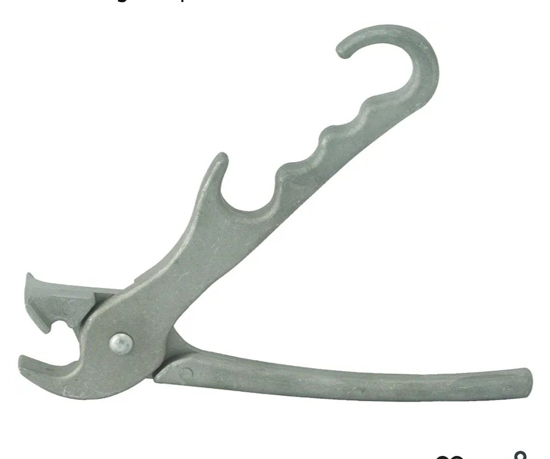 mesamirehman's tweet image. Just tested the Winco PPG-8A Pizza Pan Gripper — no more burnt fingers while pulling hot pans from the oven!
Strong aluminum build, firm grip, and feels pro-grade 🍕👌
#PizzaNight #KitchenTools #HomeChef #CookingHacks #AmazonFinds