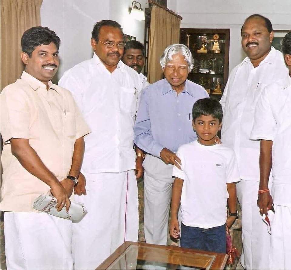 AmeerkhanDr's tweet photo. இந்திய குடியரசு முன்னாள் தலைவர் ABJ அப்துல் கலாம் அவர்கள் பிறந்த நாள் தேசத்தின் மிகச் சிறந்த நாள் @INCIndia @arivalayam @INCTamilNadu @tncpim @sunnewstamil @News18TamilNadu @polimernews https://t.co/OFHDl5dZ3Q
