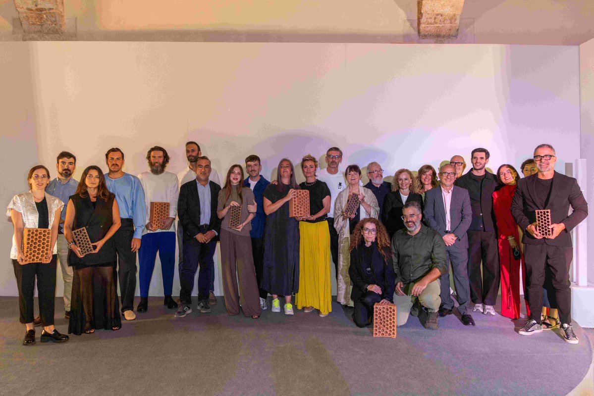CDICV (@cdicv) on Twitter photo 🏆 VALÈNCIA SE CONSOLIDA COMO EPICENTRO DEL DISEÑO INTERIOR NACIONAL CON EL ÉXITO DE LOS I PREMIOS DIN CDICV
Os contamos cómo fue la entrega, ganadores y asistentes a la primera edición de los #PremiosDIN25 (Diseño Interior Nacional) del #CDICV.
+info cdicv.com/valencia-se-co… 🏆 VALÈNCIA SE CONSOLIDA COMO EPICENTRO DEL DISEÑO INTERIOR NACIONAL CON EL ÉXITO DE LOS I PREMIOS DIN CDICV
Os contamos cómo fue la entrega, ganadores y asistentes a la primera edición de los #PremiosDIN25 (Diseño Interior Nacional) del #CDICV.
+info cdicv.com/valencia-se-co…