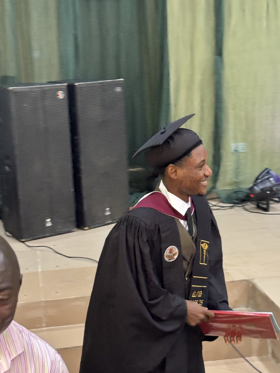 chiefdaddy0x's tweet image. Finally, I got inducted and took my oath into the noble profession of Medical Laboratory Science today, adding two titles to my name, Yusuf Ridwan BMLS AMLSCN.
It wasn’t easy but I did it, Alhamdulillah.
Now please shill me jobs and projects to yap about, thank you ❤️
