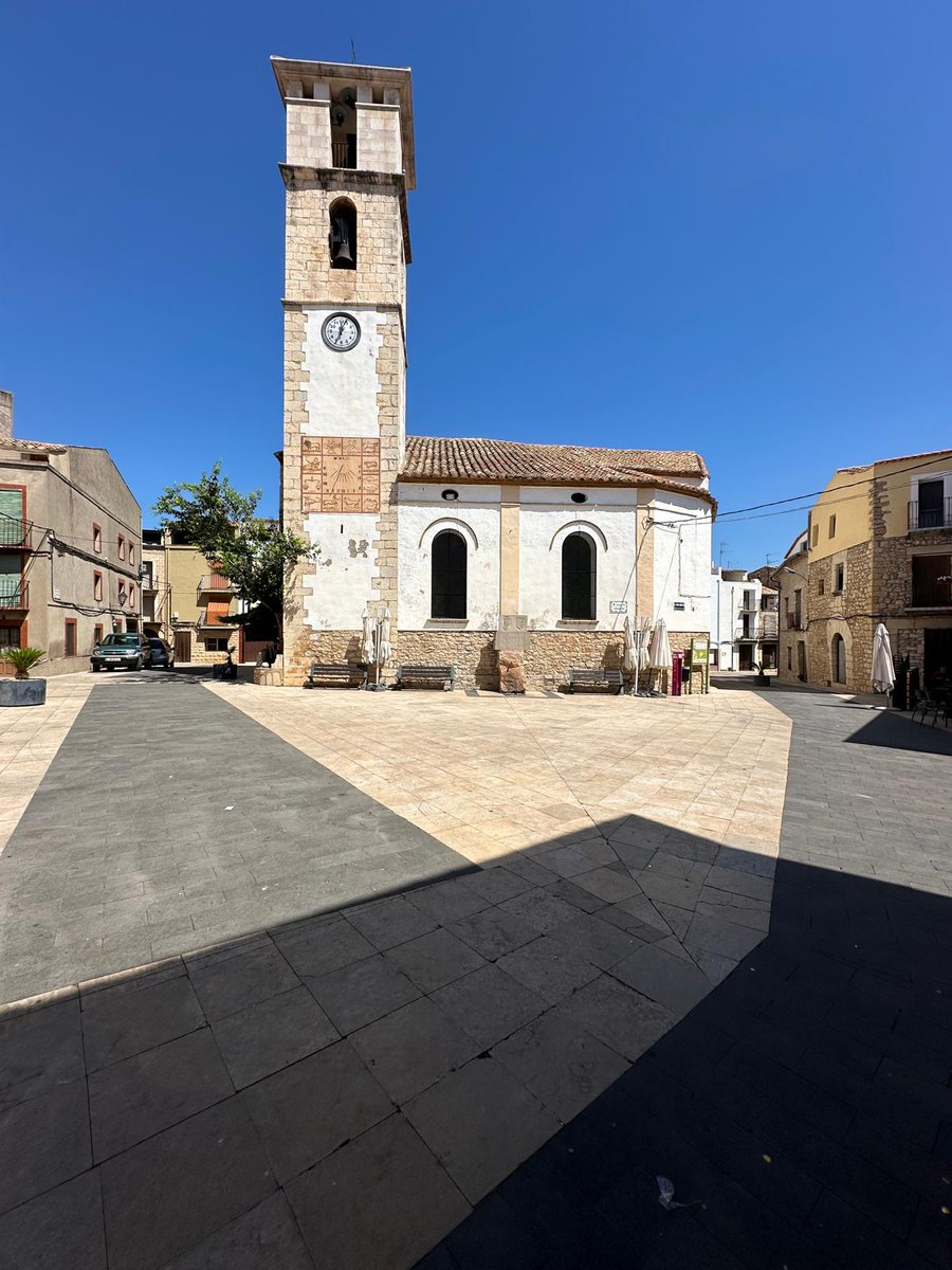 AjTirig's tweet photo. 🏗️ Apostem per un centre més viu i accessible 💚

Ja està en licitació el projecte que connectarà les principals places del poble a través de l'eix format pel carrer Germans Puentes i un tram de Puig Roda. Suposarà una inversió de 500.000 € finançats per la Generalitat https://t.co/Uu8MpbEYHp
