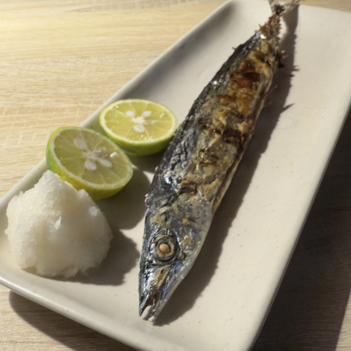 秋らしいことしてないから、せめて食事で感じたい。サンマうまい。