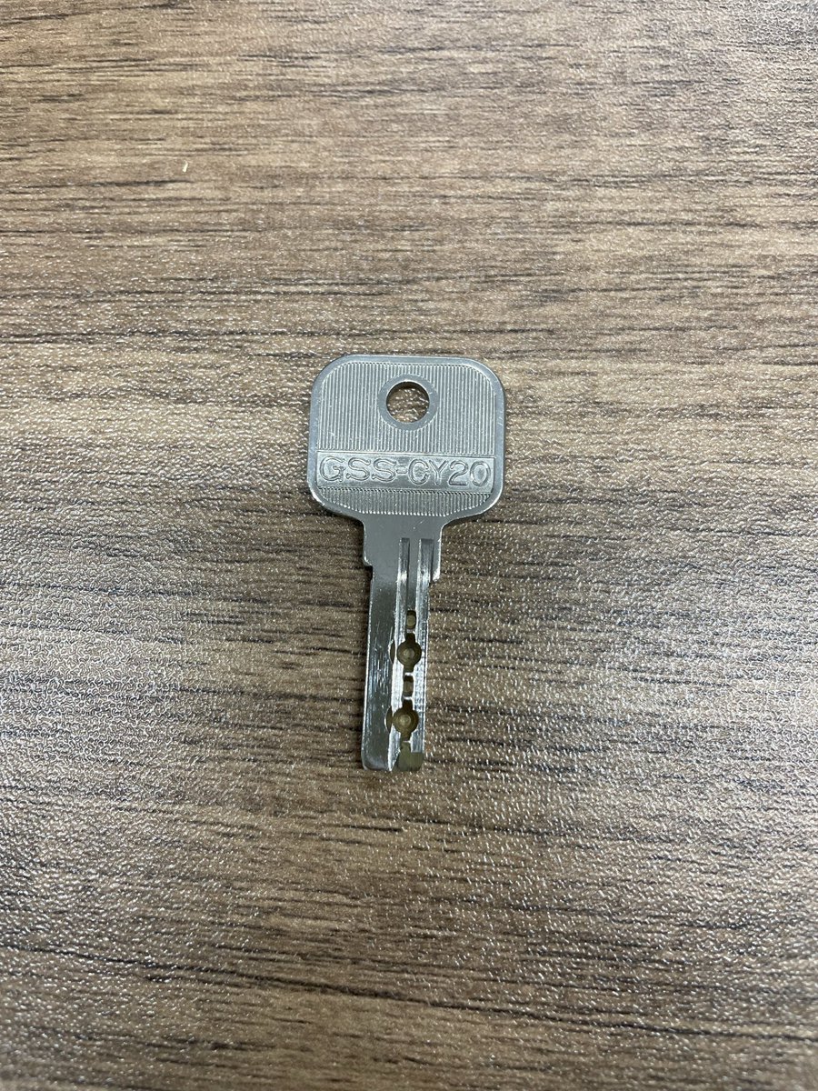 freespace_pitin's tweet image. 本日清掃中に鍵の落とし物が発見されました。
心当たりの方はDMにてご連絡下さい。