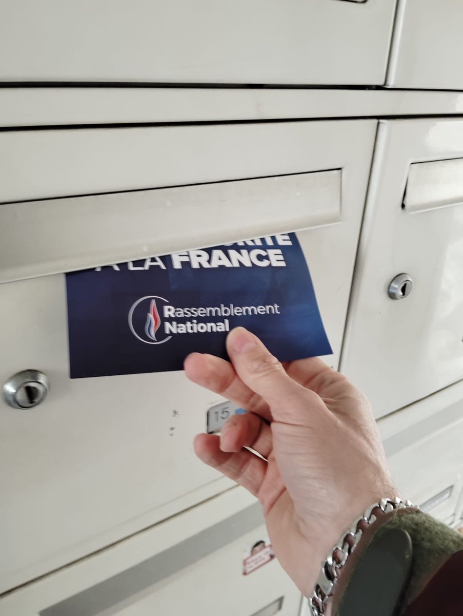 🔷À Antony, nous tenons nos promesses ! Etre présents, proches et à l’écoute de nos habitants !

Merci à Johnny pour son engagement sur le terrain ! 

Avec le <a href="/RNational_92/">RN Hauts-de-Seine</a> , <a href="/RNational_off/">Rassemblement National</a> , nous sommes là !

Avec vous et pour vous ! 🇫🇷