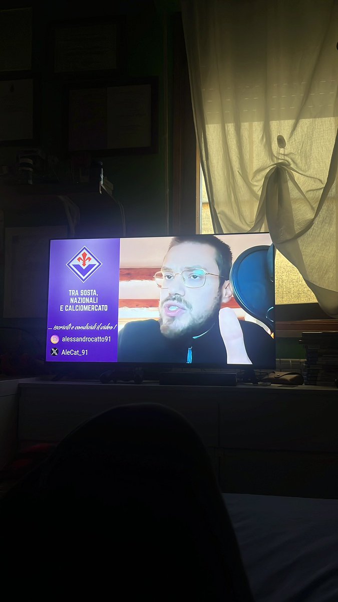 salamalekumismo's tweet photo. Proprietà di linguaggio senza senso, guarderei 15 minuti di video anche se parlasse delle differenze strutturali tra case in legno e case in mattoni https://t.co/hdPsG2LqBZ