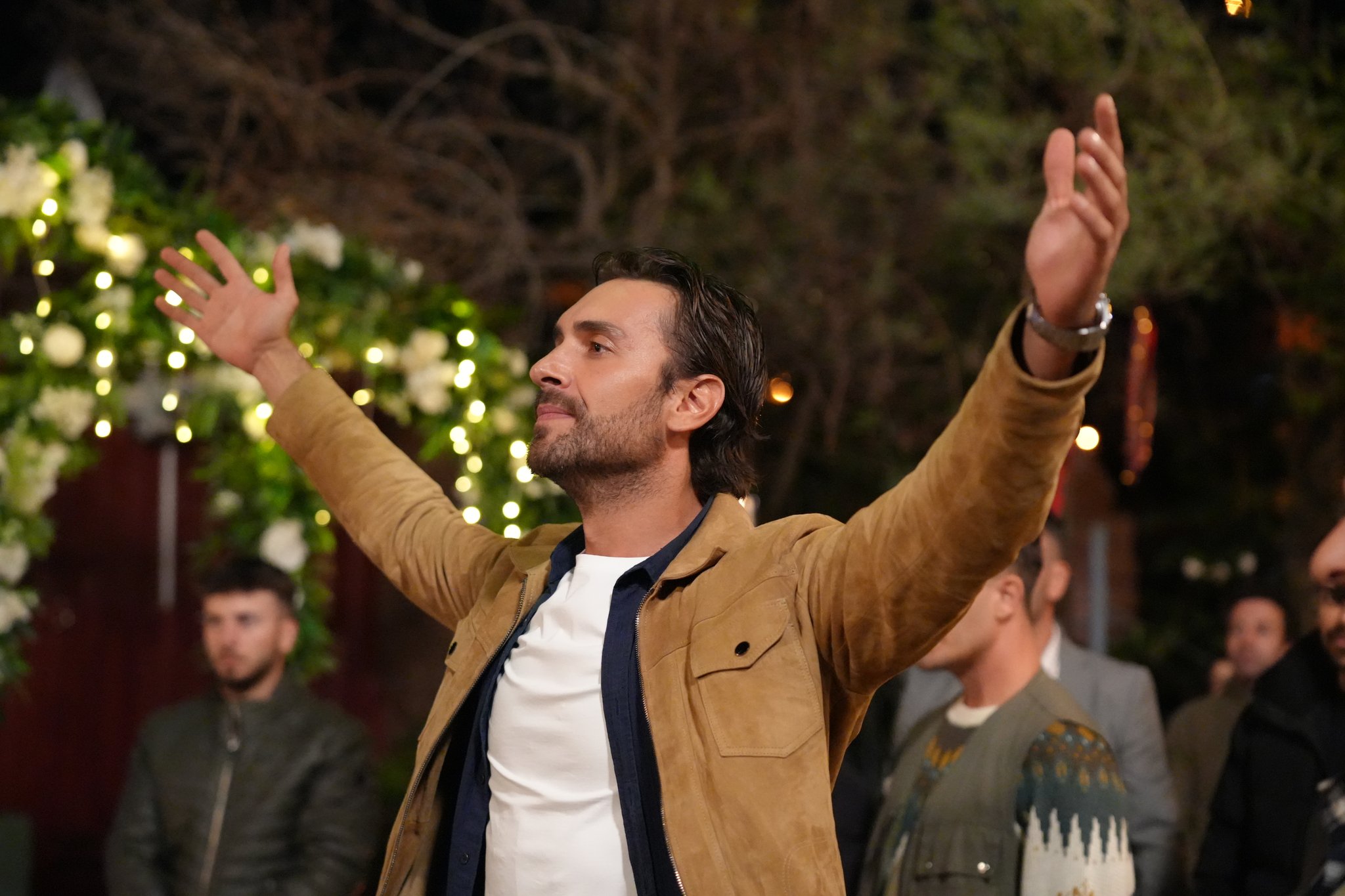 G3TJC-SWcAMJ4bW?format=jpg&name=large