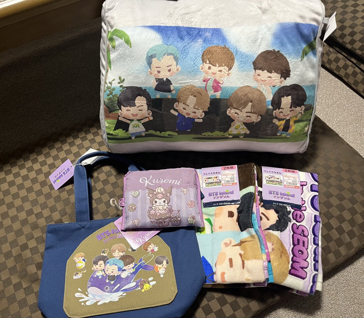 chocochipoodle's tweet photo. 第2弾やっと見れた✨
その後クレーンゲームで散財…収穫ナシ💧
ガチャぶん回てからの
しまパト😆
残ってたのお連れしました♡

#BTSMOVIEWEEK 
#パペットスンスン
#BTSインザソム
#しまパト https://t.co/iJn3PcmuWb