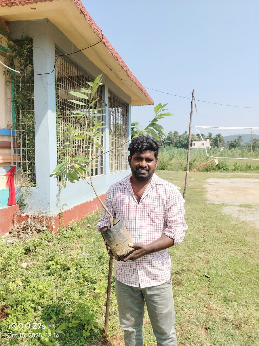 regala_raju's tweet image. As part of my plantation drive, I planted a sapling today on the birth anniversary of Dr. A.P.J. Abdul Kalam  — a small step towards a greener and brighter future 🌱🌱#savenature #saveenvironment #savefutre