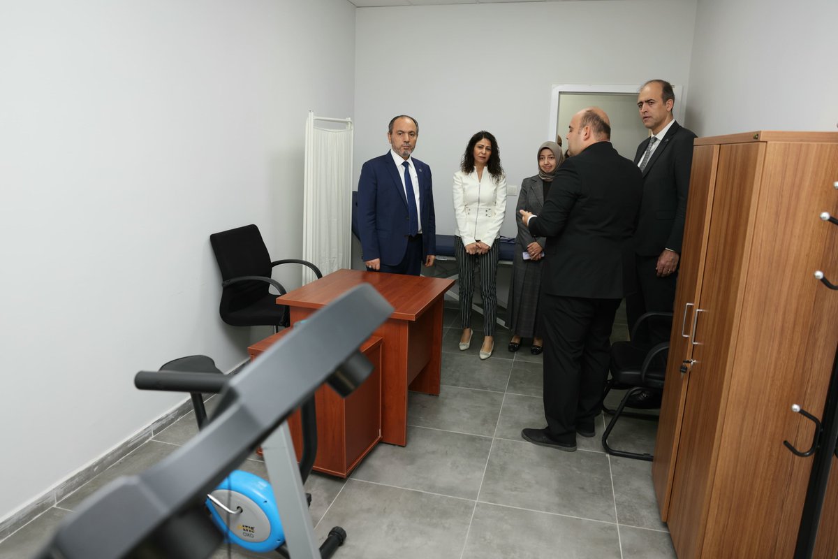 Rektörümüz Prof. Dr. Mahmud Güngör, Sarayköy Meslek Yüksekokulumuz akademik Akademik Kurul Toplantısına Rektör Yardımcımız Prof. Dr. İbrahim Türkçüer ile birlikte katıldı. Toplantı öncesinde yüksekokul binasında incelemelerde bulunarak yürütülen çalışmalar hakkında bilgi aldılar.