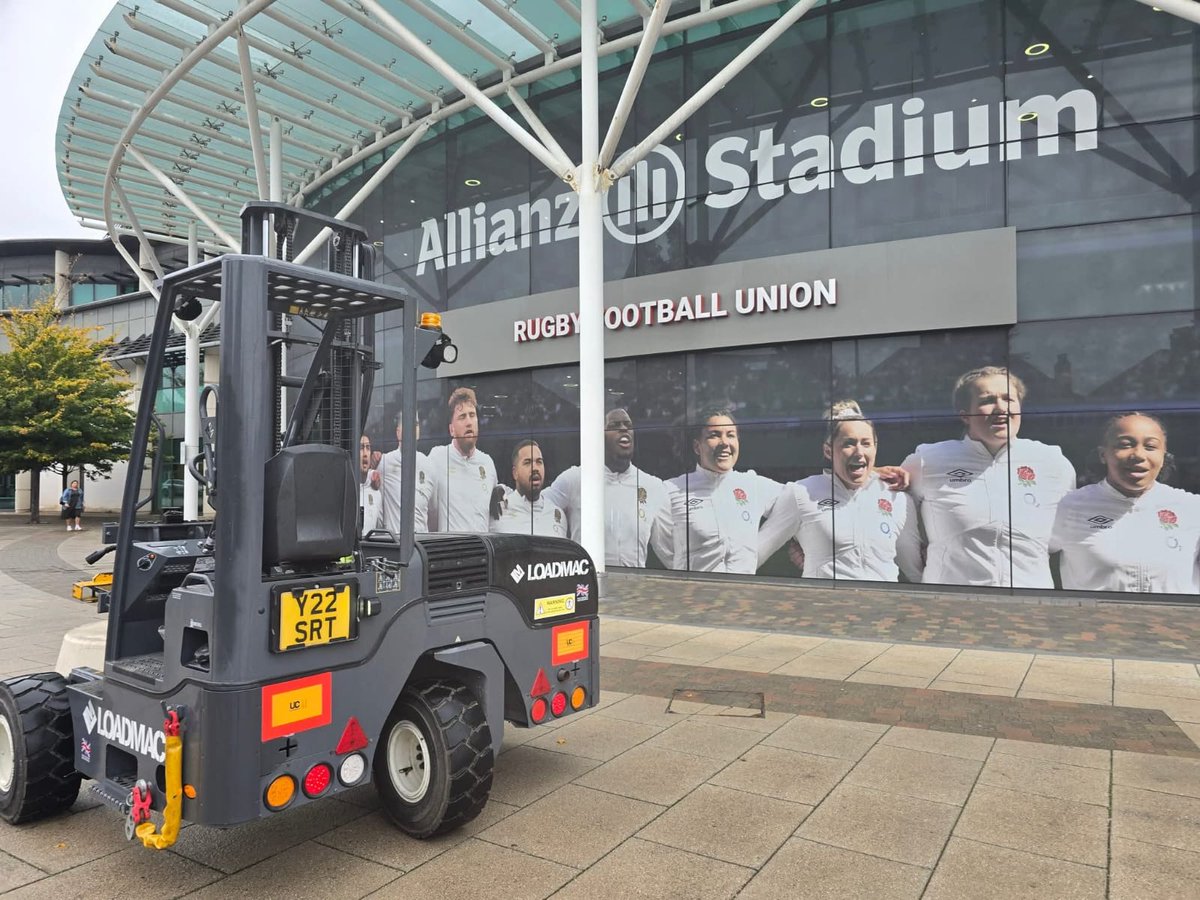 Looking good! 😎

Rogers Transport recently took their Loadmac machine to Allianz Stadium in Twickenham, the home of England Rugby. 

When strength, reliability and precision are required, Loadmac machines tick all of the boxes. 

#LoadmacTMF #Rugby #Transport