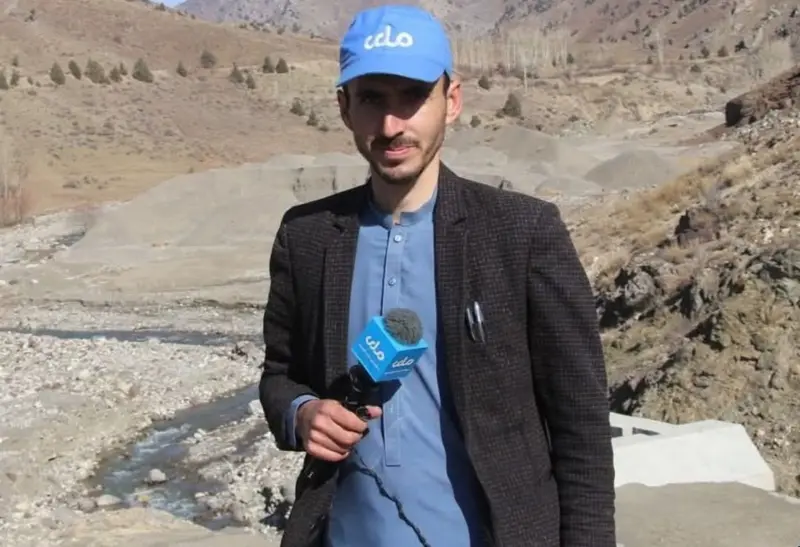 HafizMaroof1's tweet photo. Afghan Journalist Abdul Ghafoor Abid was killed "by Pakistani drone attack" in Zazimidan district of Khost province. He was working for RTA and was on the way to cover last night clashes but came under attack. Two of his colleagues are injured. https://t.co/18lqRKA29L