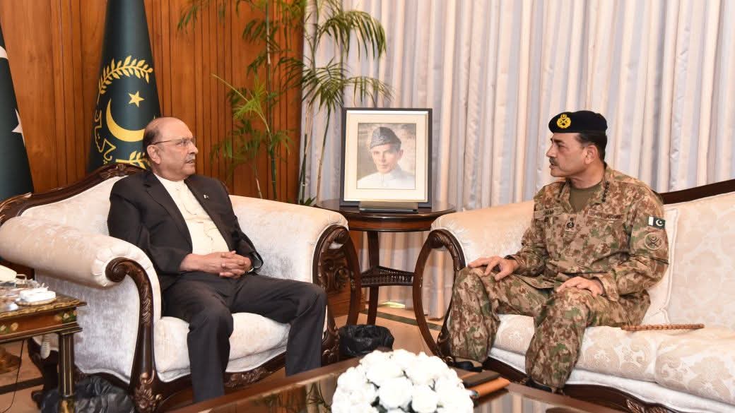 Usman Thari (@usmanrahimoon55) on Twitter photo ISLAMABAD: Chief of Army Staff, Field Marshal Syed Asim Munir, NI (M), HJ called on President <a href="/AAliZardari/">AsifAliZardari</a> at Aiwan-e-Sadr today.
President and Field Marshal Discuss Internal and External Security Situation.
<a href="/BBhuttoZardari/">Bilawal Bhutto Zardari</a> <a href="/BakhtawarBZ/">Bakhtawar B-Zardari</a> ISLAMABAD: Chief of Army Staff, Field Marshal Syed Asim Munir, NI (M), HJ called on President <a href="/AAliZardari/">AsifAliZardari</a> at Aiwan-e-Sadr today.
President and Field Marshal Discuss Internal and External Security Situation.
<a href="/BBhuttoZardari/">Bilawal Bhutto Zardari</a> <a href="/BakhtawarBZ/">Bakhtawar B-Zardari</a>