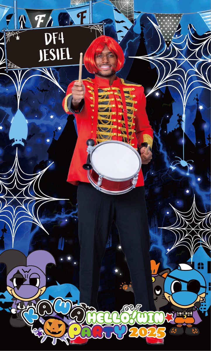 本人はおそらく何かわかっていないが 陽気なジェジエウは撮影中に楽し