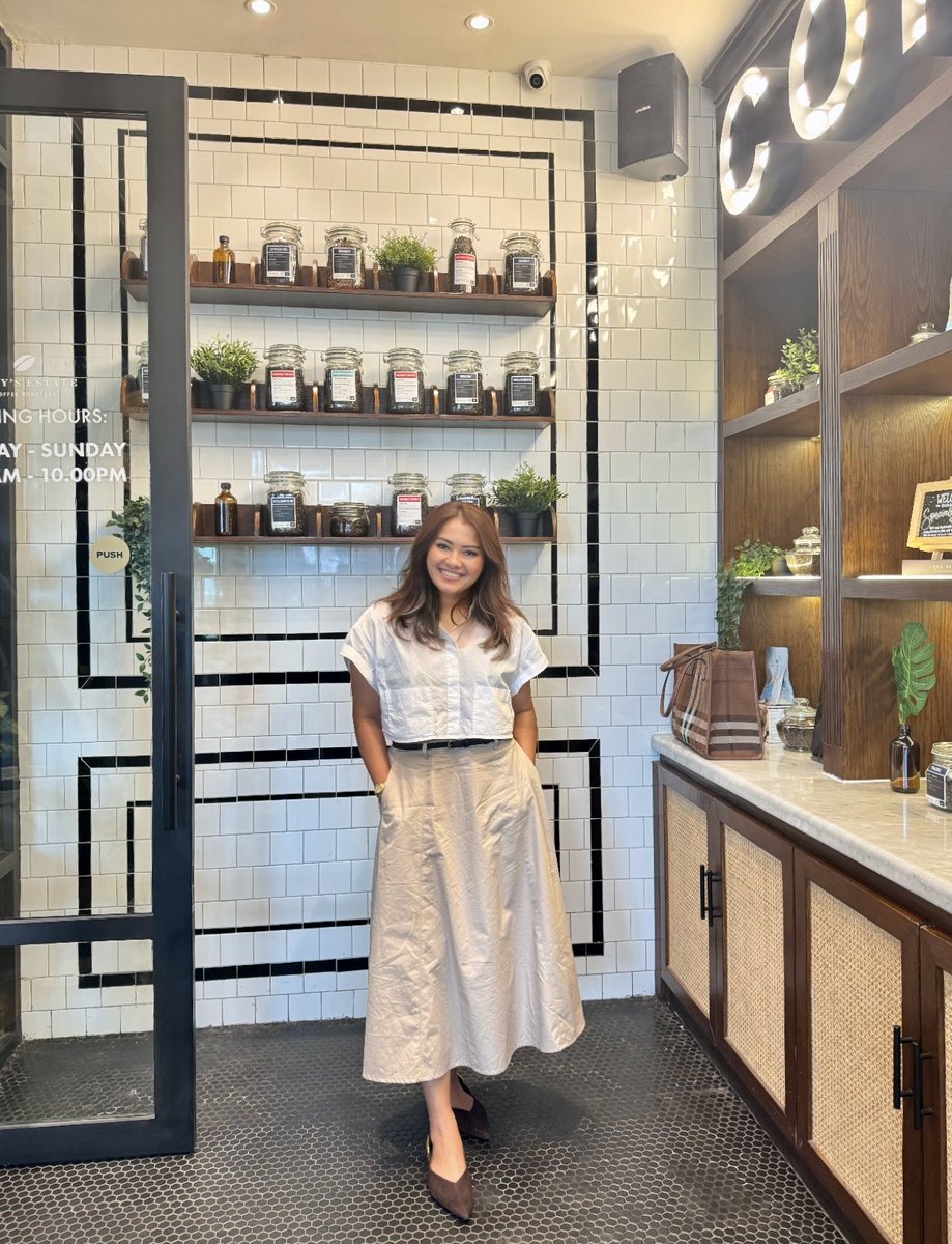 Miss Tweet | tweet media