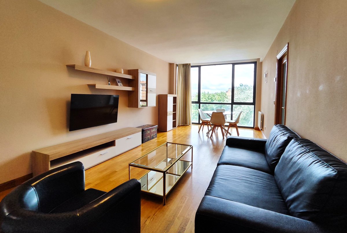 📷 Frente al Parque Yamaguchi y junto a la CUN. Apartamentos modernos y bien conectados para tu estancia en Pamplona.