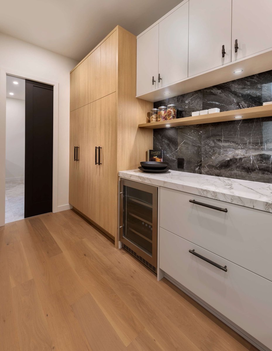 AstroDesign_Inc's tweet image. After the gatherings, design endures.
A pantry crafted with elegance and purpose brings beauty + ease to everyday living.
astrodesigninc.com/services.html
#AstroDesignInc #DesignBeyondTime #BespokeMillwork #LuxuryKitchens
Home built by Modello Homes