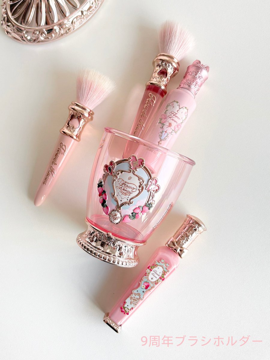 可愛さも実用性もMAXの9周年記念グッズ！🥳 ドレッサーに置くと毎日