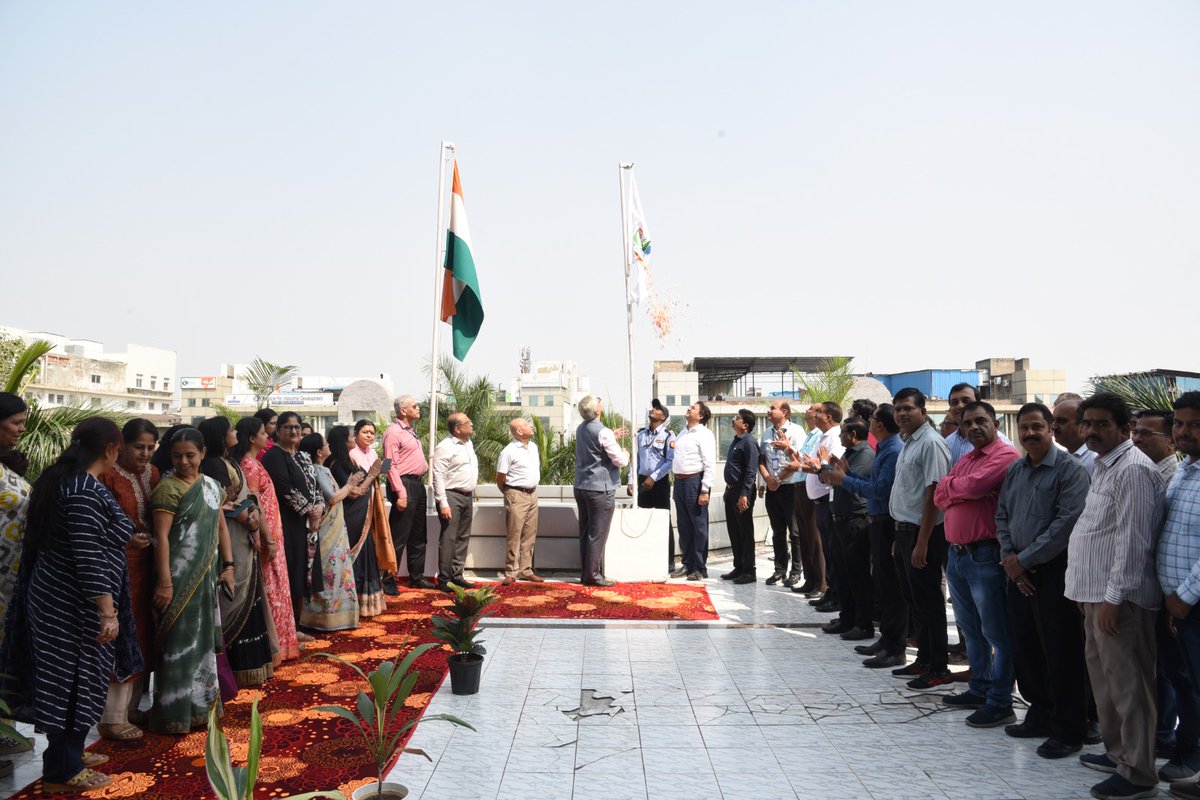 The Pawan Hans flag was proudly hoisted by Shri Sanjeev Razdan, CMD, PHL, along with officials and staff, marking the celebration of the 41st Raising Day of Pawan Hans. <a href="/MoCA_GoI/">MoCA_GoI</a>