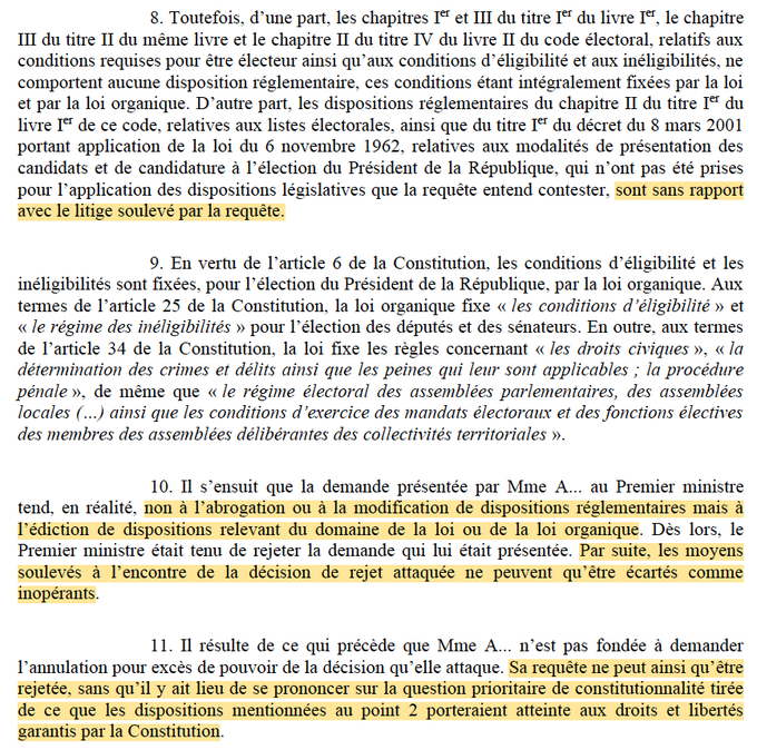 Image displays a wooden desk with a red book titled Decisions de Justice open to a page on execution provisoire dune peine dineligibilite, a computer keyboard, a computer mouse, and stacks of yellow papers beside it, with the Conseil dEtat logo at the bottom right.
