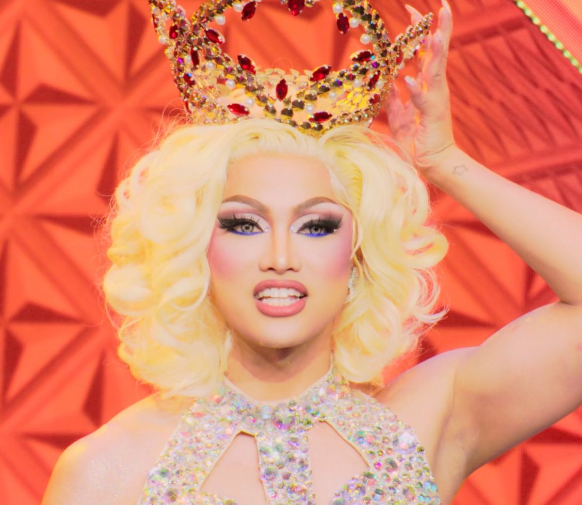 Congratulations to Brigiding on her win. She wanted it very hard, and got it
#DragRacePH #SlaysianRoyale