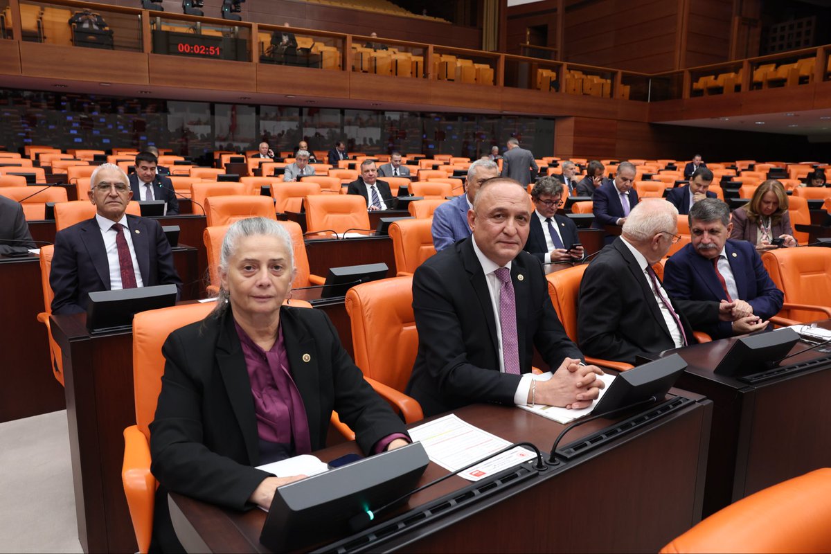 melih_meric's tweet photo. Staj ve çıraklık dönemi bir çalışmadır. "Sen öğrencisin" demek ise bir aldatmaca. Öğrencinin ve işçinin tanımı yasalarda bellidir. 3308 Sayılı Kanun kapsamında çocuk yaşlarda fiilen çalışmış tescilli sigortalıların, E-Devlet sisteminde görünen "4A Tescil Başlangıç" tarihi "Hizmete Başlama Tarihi" olarak kabul edilmelidir. Staj ve çıraklık acilen SGK başlangıcı olmalıdır. Vatandaşlarımızın staj ve çıraklık dönemlerindeki haklarını alması adaletin gereğidir. HAKTIR, ALINTERİDİR! @CirakStajFED @mslm_alagoz
