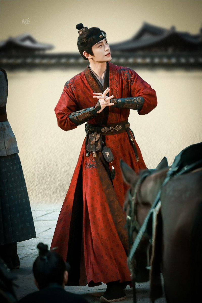 Right, the charming actor all of time🙂‍↔️💚 #DingYuxi